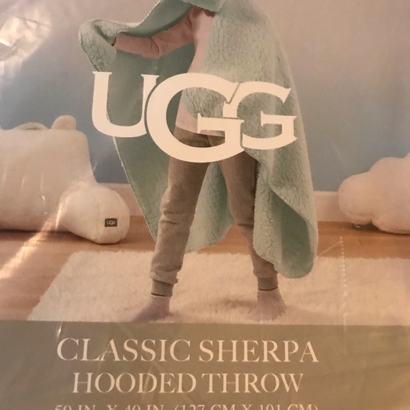 UGG classic Sherpa hooded throw for kids - Picture 10 of 11